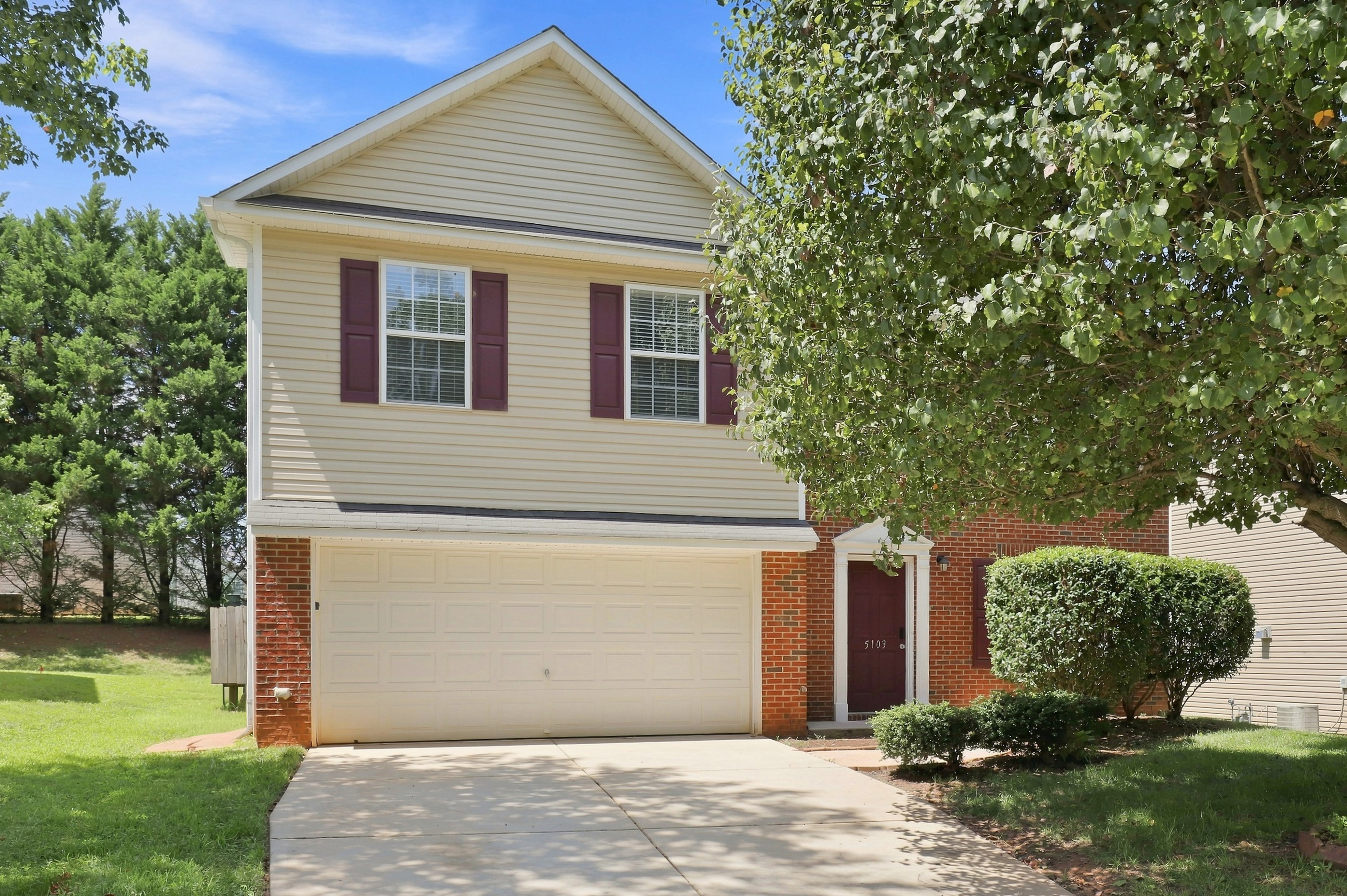 5103 Weeping Cherry Dr Browns Summit, NC 27214
